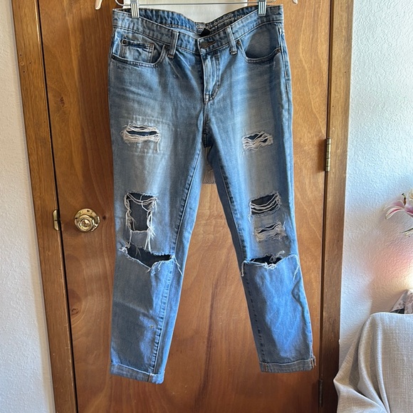 Silver Jeans Denim - Silver Jeans Women's Cropped Distressed Jeans - Blue